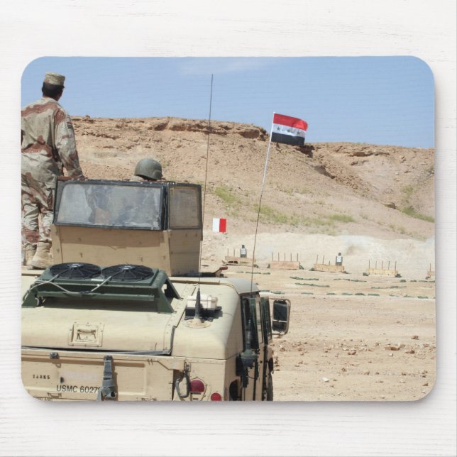 Mousepad Instrutor assiste como soldado do exército iraquia (Frente)