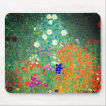Mousepad Jardim Flor Gustav Klimt<br><div class="desc">Mouse Pad com a pintura a óleo do Jardim Flor de Gustav Klimt (1906). Um belo jardim de flores roxas,  vermelhas,  brancas,  azuis e laranja. Um presente de excelente para fãs de Arte Nouveau e de Arte Austríaca.</div>