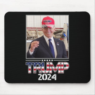 Mousepad Joe Biden Usando um Chapéu de Trump Eleição 2024 E