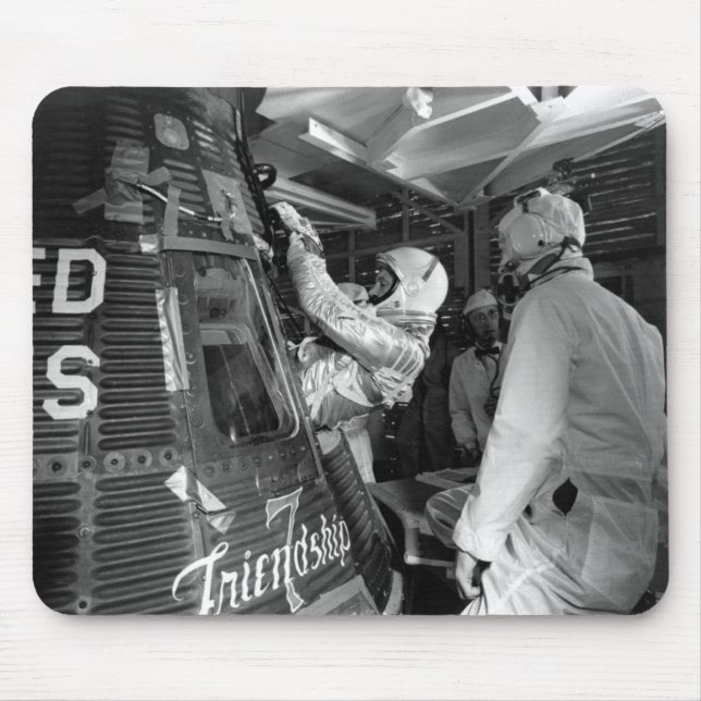 Mousepad John Glenn que entra na nave espacial da amizade 7 (Frente)