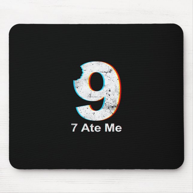 Mousepad Justiça Para 9 Divertido 7 Comeu 9 Piada de Matemá (Frente)