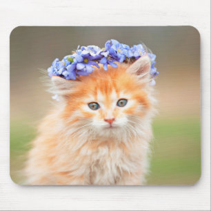 Mousepad Kitten com uma Garland de Flores Roxas
