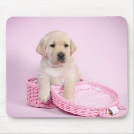 Mousepad Labrador recupera um cachorrinho rosa