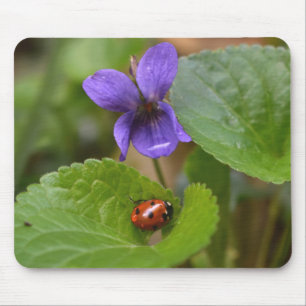 Mousepad Ladybug em Flores de Violeta Doce