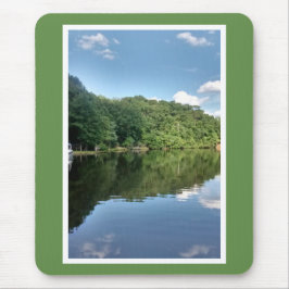 Mousepad Lago com Céu e Árvores Refletido em Foto Água 2