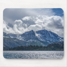 Mousepad Lago June e Carson Peak com tempestade se aproxima