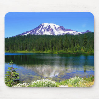 Mousepad Lago reflection, o Monte Rainier, WA, EUA