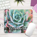 Mousepad Linda Fotografia do Cactus Verde - Script Personal<br><div class="desc">Sonho de dias ensolarados e um jardim de verão sempre que você usa este belo nome personalizado mousepad, verde-menta, com foto de cacto. Faz um presente de excelente para alguém especial! Basta digitar o nome de sua escolha e você pode personalizar facilmente esse nome personalizado mousepad. Por favor, me mande...</div>