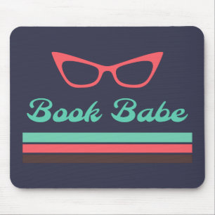 Mousepad Livro Babe com Óculos de Olho de Gato e Bares de C