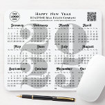 Mousepad Logotipo comercial do Calendário 2025 Código QR pr<br><div class="desc">Logotipo comercial do calendário 2025, código QR preto moderno | Mouse Minimalista De cinza. Todos os textos estão pré-organizados para que você personalize fácil e rapidamente com seus próprios detalhes. Desejo a todos um Feliz Feriado e um Incrível Ano Novo! Para muitos outros designs de cartões, visite: (Cartões de natal...</div>