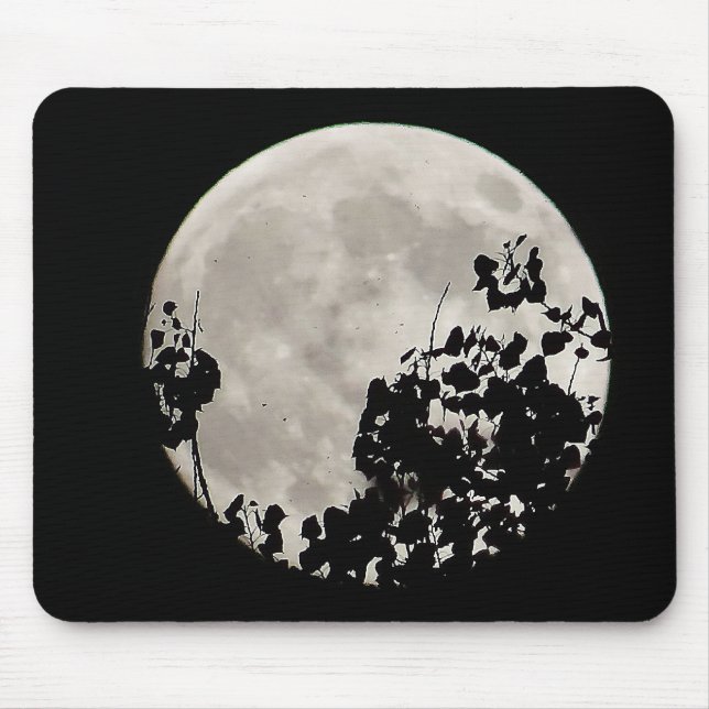 Mousepad Lua atrás das folhas escuras (Frente)