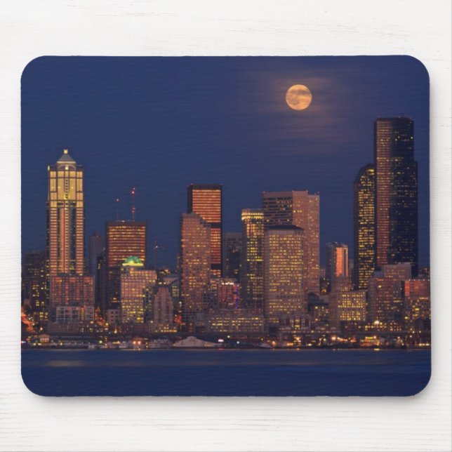 Mousepad Lua cheia que aumenta sobre a skyline do centro de (Frente)