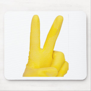 Mousepad Mão na luva de látex amarela