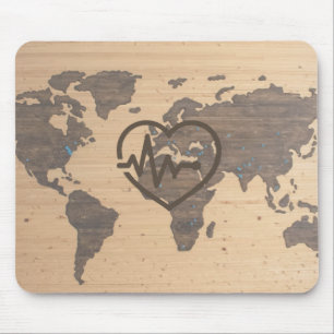 Mousepad Mapa Mundial de Corações de Madeira