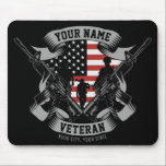Mousepad Marca Personalizada Americana Veterana Orgulhosa V<br><div class="desc">Personalizado Veterano Americano Orgulhoso Vet USA Flag com Soldados com Armas de Fogo e Design de Bandeira Americana. Personalizado com seu nome,  texto personalizado e local! Presente perfeito para aquela pessoa especial na sua vida!</div>