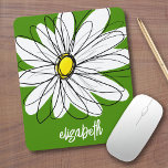 Mousepad Margarida Whimsical - nome do script de tendência<br><div class="desc">Uma dúzia de desenhos de margarida. As linhas modernas são desenhadas à mão e incluem pétalas brancas e um centro amarelo para a flor. O fundo é um verde vibrante - e o nome é um roteiro de tendências em branco. Você pode adicionar um nome, um monograma ou outro texto...</div>