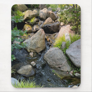 Mousepad Margem do rio Pedra cascata verde florestal