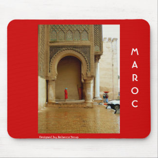 Mousepad Menina no casaco vermelho