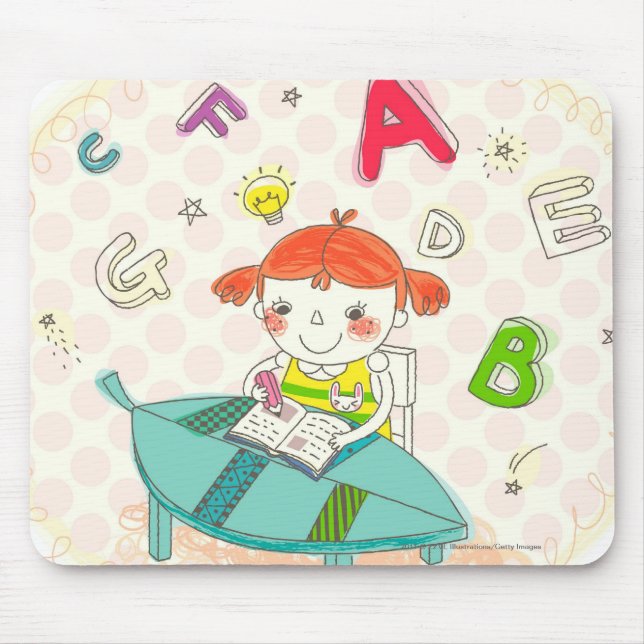 Mousepad Menina que senta-se na cadeira, estudando (Frente)