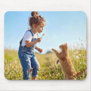 Mousepad Menina soprando sementes de dente-de-leão