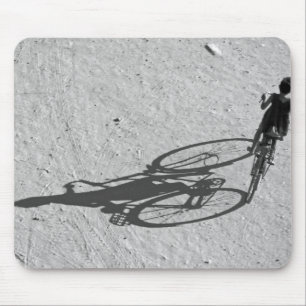 Mousepad Mianmar, Bagan, Menino andando de bicicleta enorme