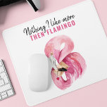 Mousepad Moderno - Exótica Watercolor Flamingo Gift Rosa<br><div class="desc">Torne mais claro o seu espaço de trabalho com uma onda de humor tropical! Este mouse divertido e na moda apresenta uma ilustração flamingo cor-de-água rosa, emparelhada com a frase brincalhona "Nada que eu goste mais do que o FLAMINGO." Perfeito para amantes flamingos, decoração de mesa de verão, ou qualquer...</div>