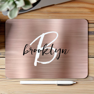 Mousepad Monograma branco preto com metal Dourado, com rosa