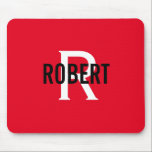 Mousepad Monograma branco vermelho moderno, homem, nome mou<br><div class="desc">Design moderno com fundo vermelho,  um moderno monograma branco com nome preto. Personalize com seu nome e inicial.</div>