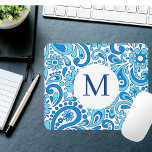 Mousepad Monograma de Azul de Paisley<br><div class="desc">Este mouse paisley azul retrô personalizado adicionará um toque de classe à sua experiência de computação.</div>