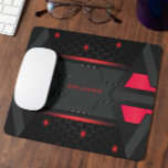 Mousepad Monograma de jogos geométricos, preto, vermelho<br><div class="desc">O fundo de jogos do notebook apresenta uma combinação impressionante de linhas geométricas vermelhas,  pretas e cinzas escuras. As linhas são organizadas em um padrão cativante que adiciona um toque de sofisticação e elegância à sua configuração de jogos.</div>