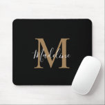Mousepad Monograma de Script Dourado e Preto Moderno<br><div class="desc">Mouse preto e Dourado moderno com script Monograma</div>