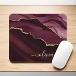 Mousepad Monograma Dourado de Geode Agate Dourado da Borgon<br><div class="desc">Monograma do Agato de Folha Burgundy e Gold Monograma com Linda Letra Elegante Nome Mousepad (mouse pad). Isto faz o perfeito doce 16, 13, 15, 16, 18, 21rua, 30, 40, 50, 60, 70, 80, 90, 100 anos, casamento, chá de panela, aniversário, de volta à escola, chá de fraldas, graduação ou...</div>