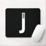 Mousepad Monograma e Nome de Negrito Personalizado Moderno<br><div class="desc">Design de Monograma moderno com letra monográfica "J" personalizada e nome no estilo de letra sans serif moderno e negrito. Presente perfeito para ele, presente de dia de os pais e muito mais.</div>
