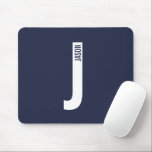 Mousepad Monograma e Nome Personalizados Modernos e Destaca<br><div class="desc">Design de monograma moderno com letra de monograma personalizada "J" e nome em estilo de fonte sans serif negrito moderno.</div>
