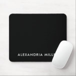Mousepad Monograma minimalista preto personalizado<br><div class="desc">Adicione um toque de sofisticação ao seu espaço de trabalho com este mouse monograma minimalista preto personalizado. Apresentando seu monograma em uma fonte branca elegante sobre um fundo preto sólido, este mouse pad é prático e na moda. A base de borracha não deslizante garante que ela permaneça no lugar enquanto...</div>
