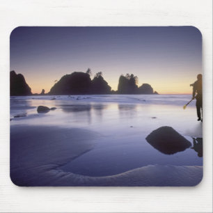 Mousepad Montagem do homem carregando kayak, ShiShi Beach,