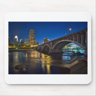 Mousepad MplsSkyline3rdAveBridgeNightview_rs.jpg