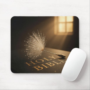 Mousepad Muda de Dente-de-Leão em uma Bíblia com Gotículas