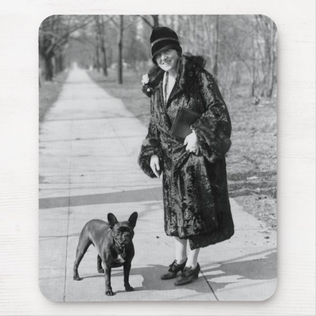 Mousepad Mulher com buldogue francês, 1920 (Frente)