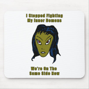 Mousepad Mulher Mau verde Alienígena do mesmo lado agora