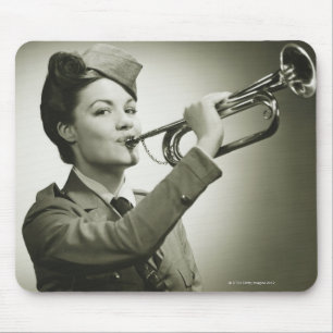 Mousepad Mulher no uniforme do soldado
