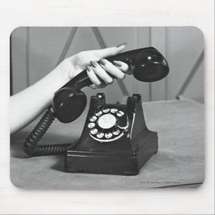 Mousepad Mulher que pegara o telefone próximo acima da mã