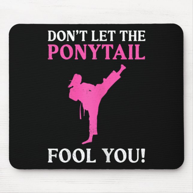 Mousepad Não Deixe A Cavalinha Enganar Você Lutadora de Kar (Frente)