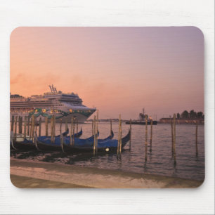 Mousepad Navio de Cruzeiro e Gôndolas perto do Grande Canal