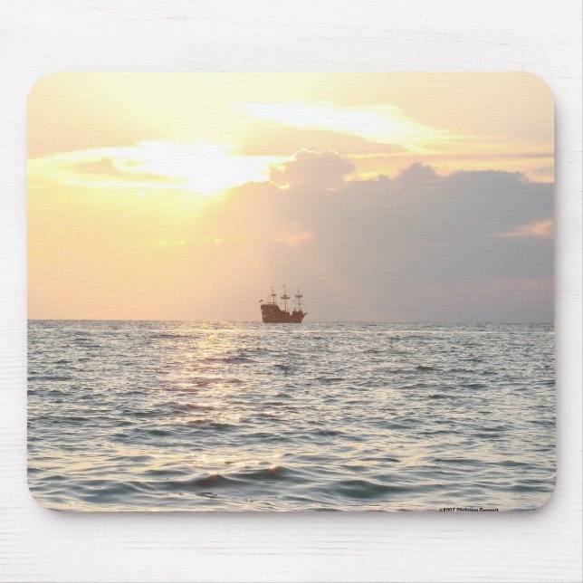 Mousepad Navio de pirata no por do sol (Frente)