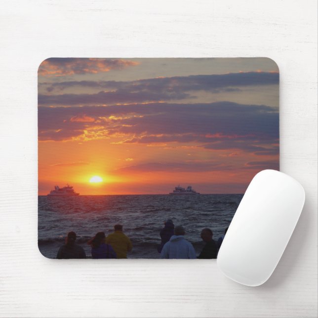Mousepad Navios Que Passam Sob Pista De Mão Solar Em Queda (Com mouse)