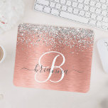 Mousepad Nome do Monograma do Glitter Metálico Brutado Dour<br><div class="desc">Adicione um toque de estilo e glamour ao seu espaço de trabalho com este belo e personalizado tapete de mouse com nome de monograma com rosa dourado esfregado de metal brilhante. Personalize-o com qualquer nome de sua escolha e veja-o brilhar. O acessório perfeito para fazer sua mesa parecer ainda mais...</div>