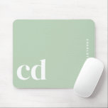 Mousepad Nome do Monograma Verde Mínimo<br><div class="desc">Uma combinação perfeita de funcionalidade e estilo. Essas mouses pads personalizadas com suas iniciais adicionam um toque único a qualquer decoração da sala de estudo, especialmente para estudantes que buscam uma estética inspirada na Coreia. Ideal para aprimorar a decoração e a organização da mesa de estudo, este mouse pad é...</div>