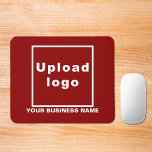 Mousepad Nome e logotipo da empresa no teclado vermelho do<br><div class="desc">Mouse pad que você pode personalizar para colocar seu nome de empresa e logotipo. Pad personalizável do mouse que você pode usar para criar reconhecimento de nome de marca. Para os proprietários comerciais de computadores e outras empresas relacionadas a eletrônicos, você também pode incluir isso em seus produtos de promocional,...</div>