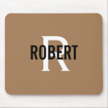Mousepad Nome masculino do monograma preto de ouro moderno<br><div class="desc">Design moderno com fundo dourado,  um monograma negro moderno com nome branco. Personalize com seu nome e inicial.</div>